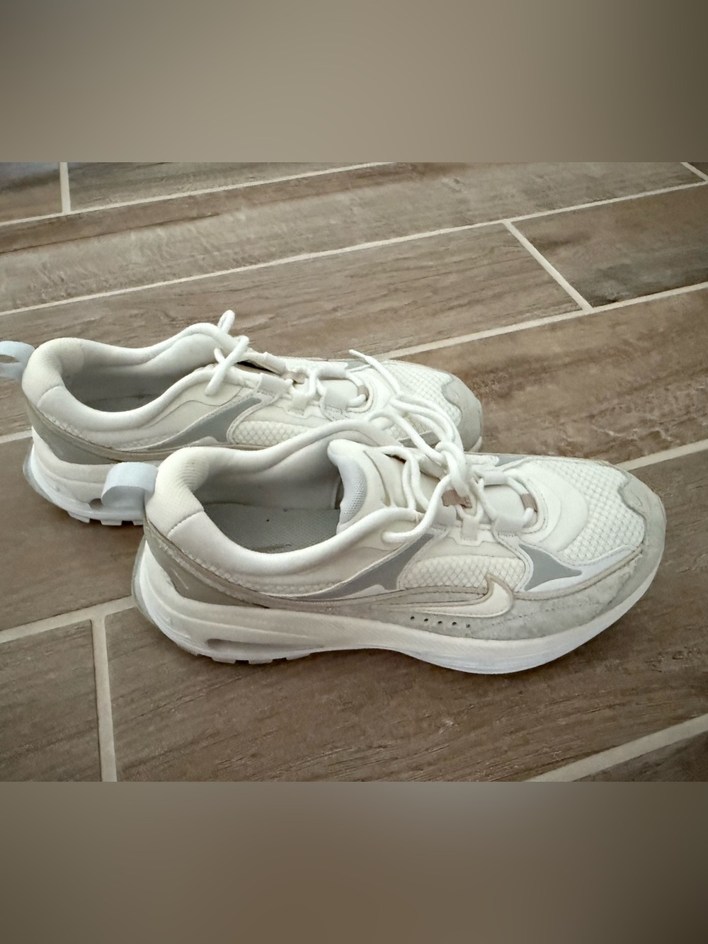 Nike White Stone Air Max Bliss Women’s Sz 8.5